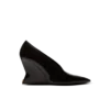 Glänzende Pumps aus Lammleder mit Keilabsatz