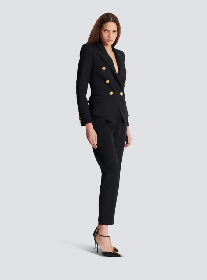Grain de poudre 6-Knopf-Taillenkleid Grain de poudre 6-Knopf-Taillenkleid
