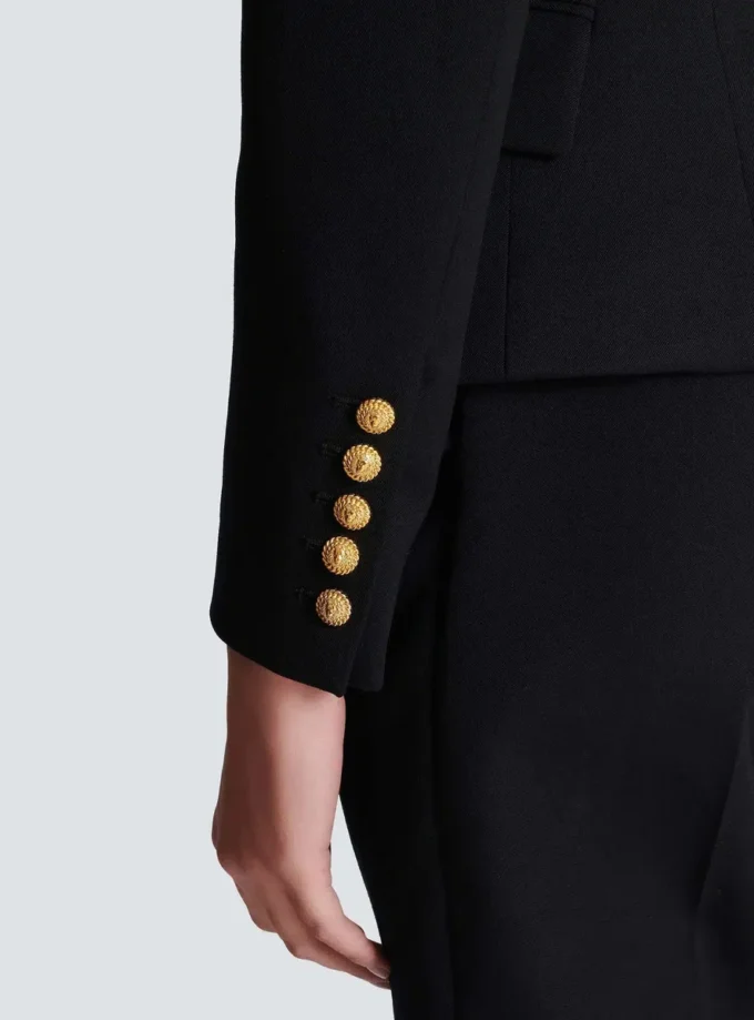 Grain de poudre 6-Knopf-Taillenkleid Grain de poudre 6-Knopf-Taillenkleid