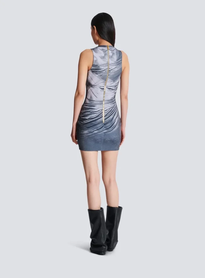 Halterneck-Kleid mit Trompe-l’œil-Strassverzierung Halterneck-Kleid mit Trompe-l’œil-Strassverzierung