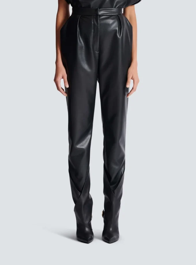 Hoch taillierte Kunstlederhose