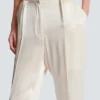 Hoch taillierte Seidenhose Hoch taillierte Seidenhose