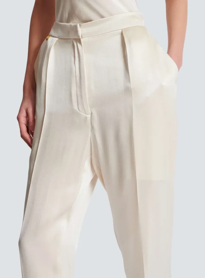 Hoch taillierte Seidenhose Hoch taillierte Seidenhose