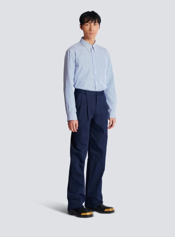 Hose mit Abnähern aus Baumwolltwill Hose mit Abnähern aus Baumwolltwill