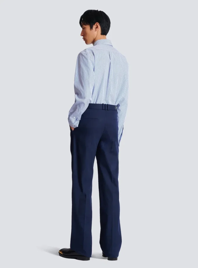 Hose mit Abnähern aus Baumwolltwill Hose mit Abnähern aus Baumwolltwill