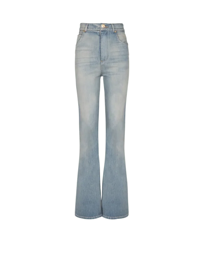 Jeans mit ausgestelltem Bein Jeans mit ausgestelltem Bein