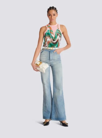 Jeans mit ausgestelltem Bein