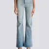 Jeans mit ausgestelltem Bein Jeans mit ausgestelltem Bein