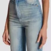 Jeans mit ausgestelltem Bein Jeans mit ausgestelltem Bein