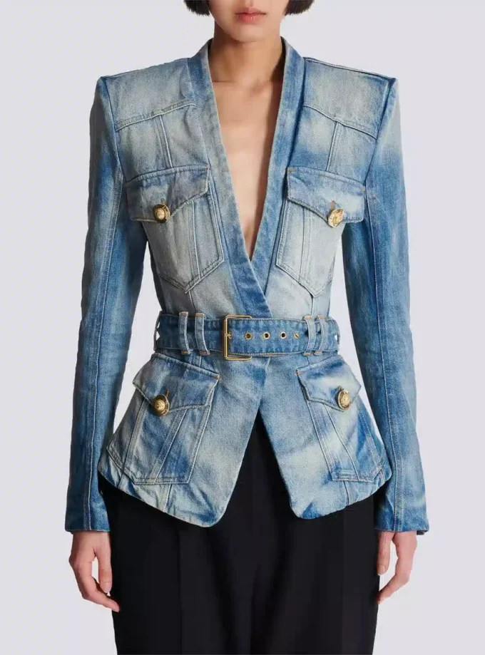 Jeansjacke mit 1 Knopf und Gürtel Jeansjacke mit 1 Knopf und Gürtel