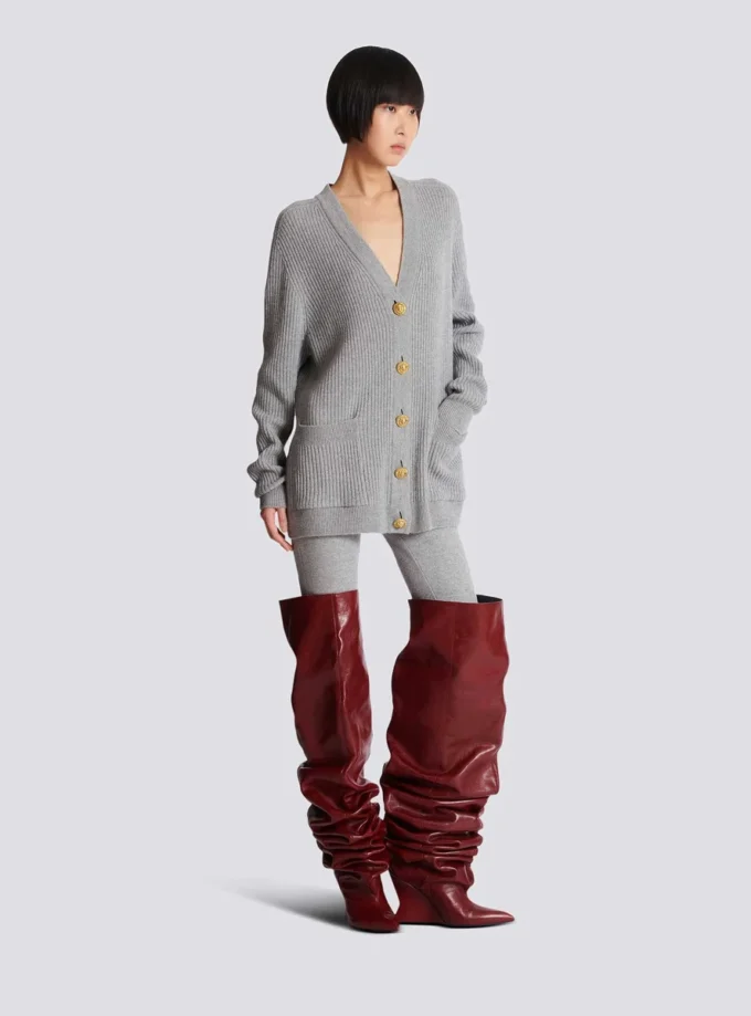 Kaschmir-Strickjacke mit Knöpfen Kaschmir-Strickjacke mit Knöpfen