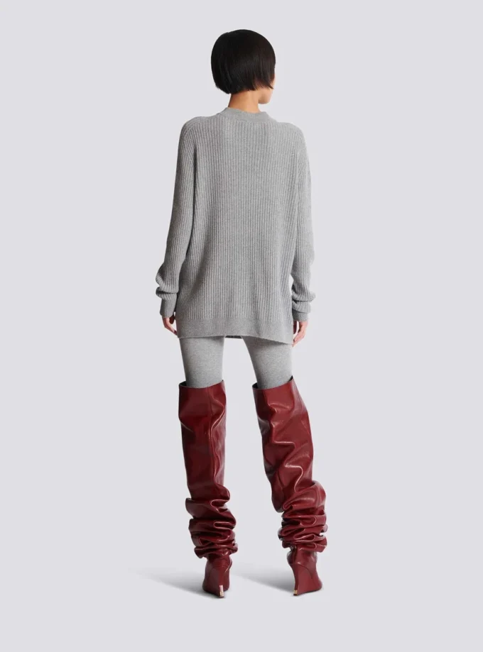 Kaschmir-Strickjacke mit Knöpfen Kaschmir-Strickjacke mit Knöpfen