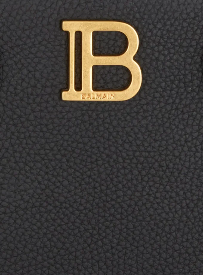 Kleine B-Buzz-Handtasche mit Griff aus genarbtem Leder Kleine B-Buzz-Handtasche mit Griff aus genarbtem Leder