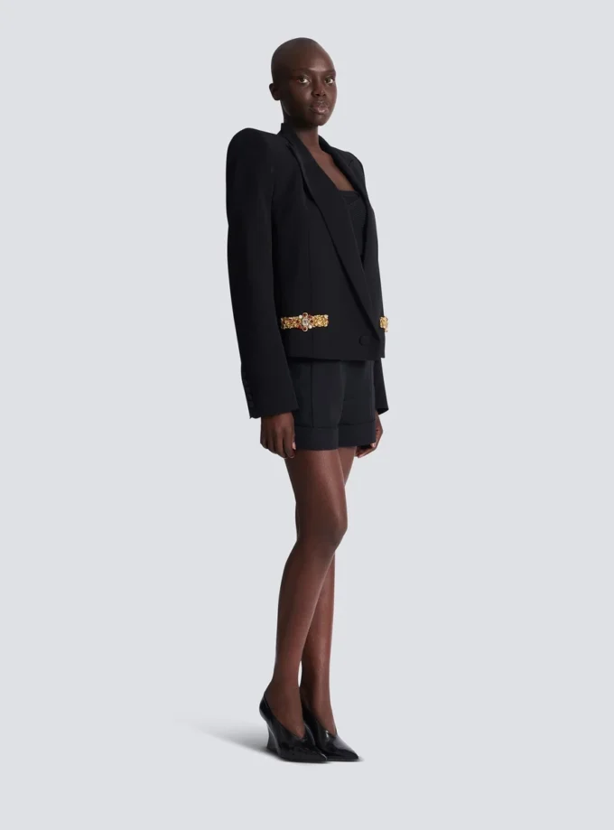 Kurze bestickte Jacke Kurze bestickte Jacke