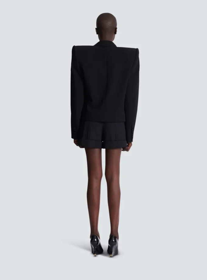 Kurze bestickte Jacke Kurze bestickte Jacke
