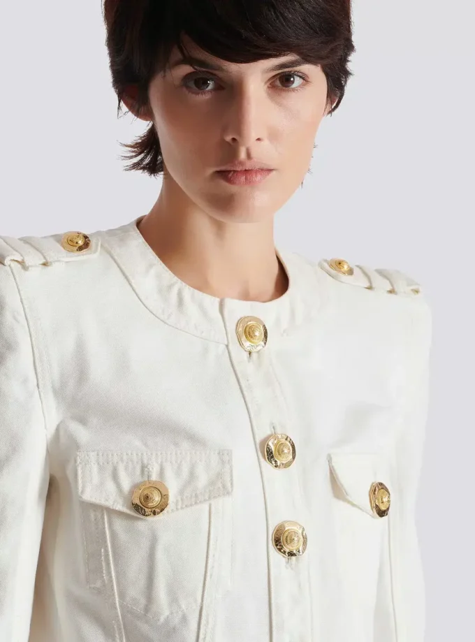 Kurze Jacke aus Baumwoll-Canvas Kurze Jacke aus Baumwoll-Canvas