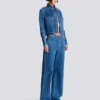 Kurze Jeansjacke in verblasstem Denim Kurze Jeansjacke in verblasstem Denim