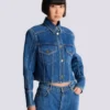 Kurze Jeansjacke in verblasstem Denim Kurze Jeansjacke in verblasstem Denim