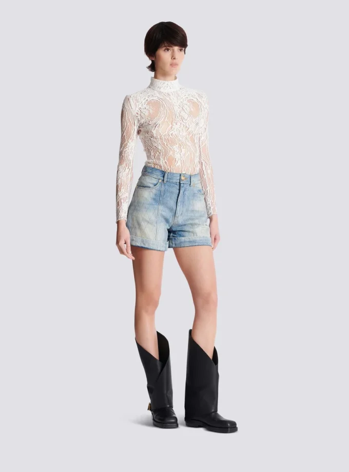 Kurze Jeansshorts mit Rautenmuster Kurze Jeansshorts mit Rautenmuster