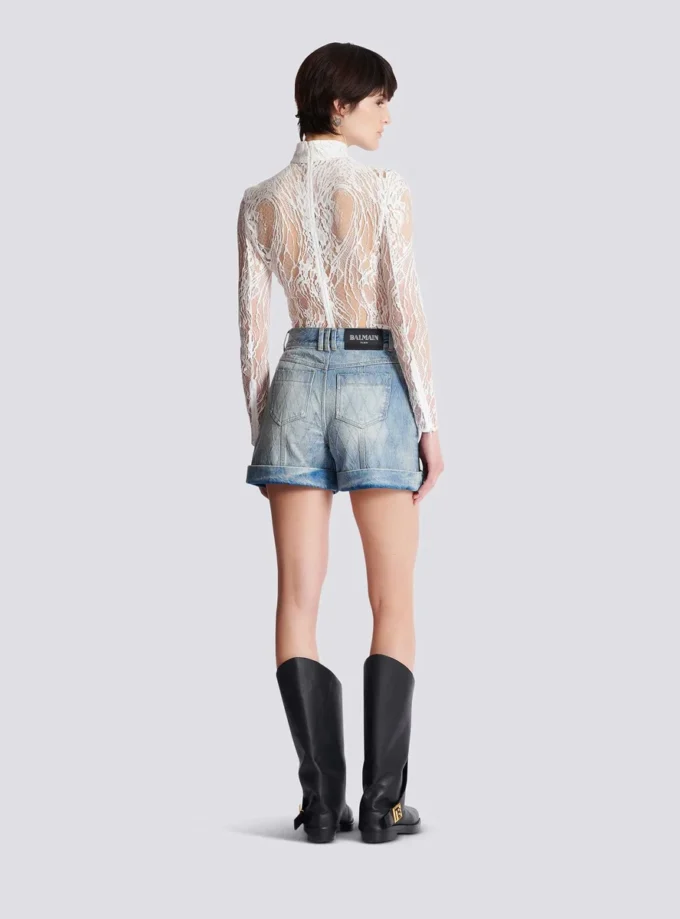 Kurze Jeansshorts mit Rautenmuster Kurze Jeansshorts mit Rautenmuster