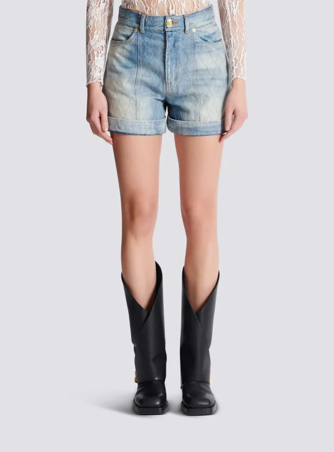 Kurze Jeansshorts mit Rautenmuster Kurze Jeansshorts mit Rautenmuster