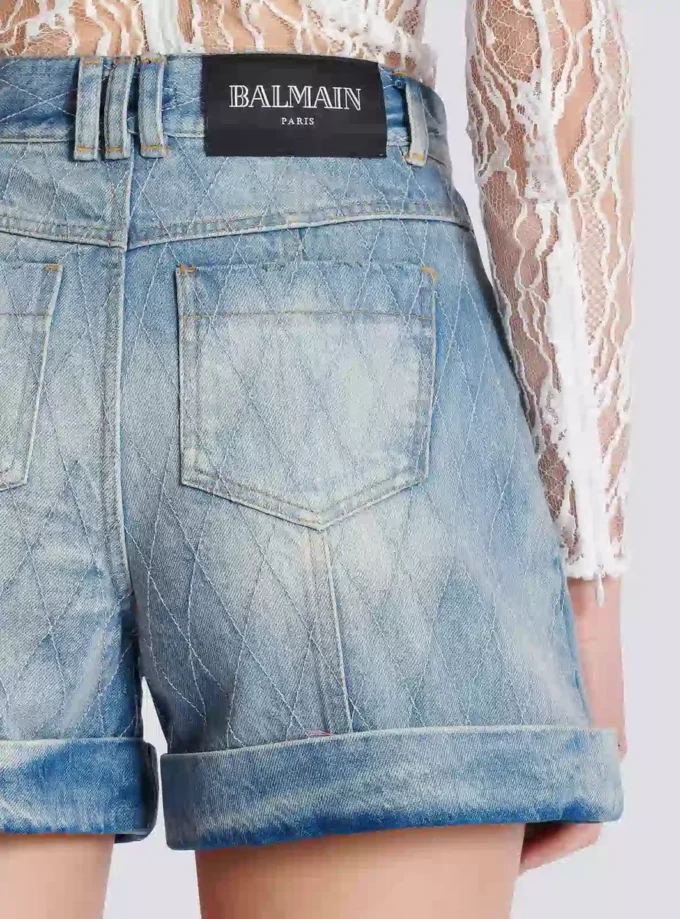 Kurze Jeansshorts mit Rautenmuster Kurze Jeansshorts mit Rautenmuster