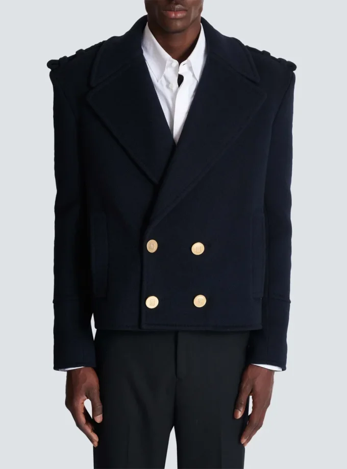 Kurze Reefer-Jacke aus Wolle Kurze Reefer-Jacke aus Wolle