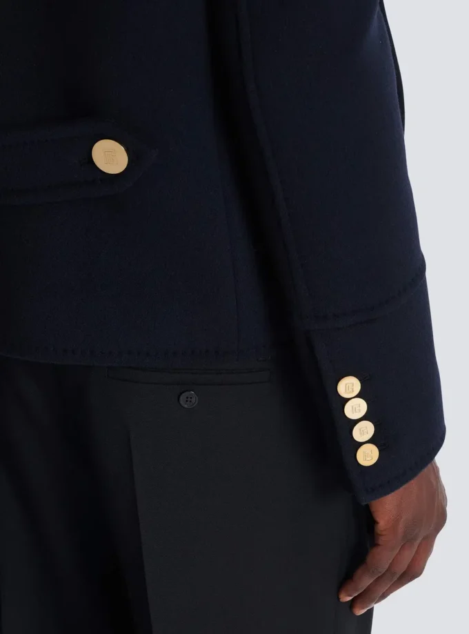 Kurze Reefer-Jacke aus Wolle Kurze Reefer-Jacke aus Wolle
