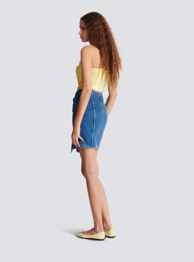 Kurzer Jeansrock mit Gürtel Kurzer Jeansrock mit Gürtel