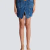 Kurzer Jeansrock mit Gürtel Kurzer Jeansrock mit Gürtel