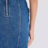 Kurzer Jeansrock mit Gürtel Kurzer Jeansrock mit Gürtel