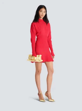 Kurzes ausgestelltes Strickkleid