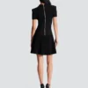 Kurzes ausgestelltes Strickkleid Kurzes ausgestelltes Strickkleid