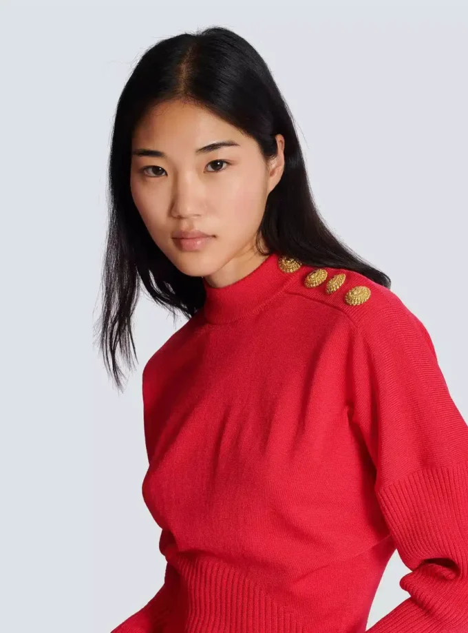 Kurzes ausgestelltes Strickkleid Kurzes ausgestelltes Strickkleid