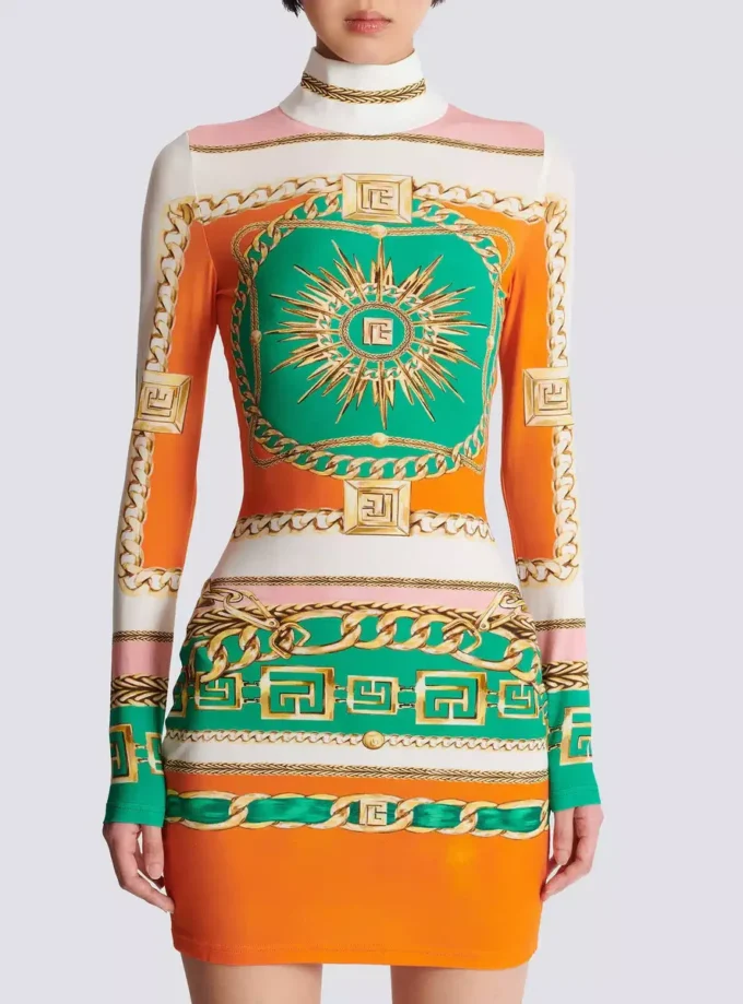 Kurzes, bedrucktes Bodycon-Kleid mit Balmain-Foulard-Muster Kurzes, bedrucktes Bodycon-Kleid mit Balmain-Foulard-Muster