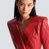 Kurzes gestepptes Lederkleid Kurzes gestepptes Lederkleid