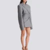 Kurzes Jackenkleid aus drapierter Wolle Kurzes Jackenkleid aus drapierter Wolle