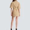 Kurzes Kleid aus Baumwollgabardine mit Schnürung Kurzes Kleid aus Baumwollgabardine mit Schnürung