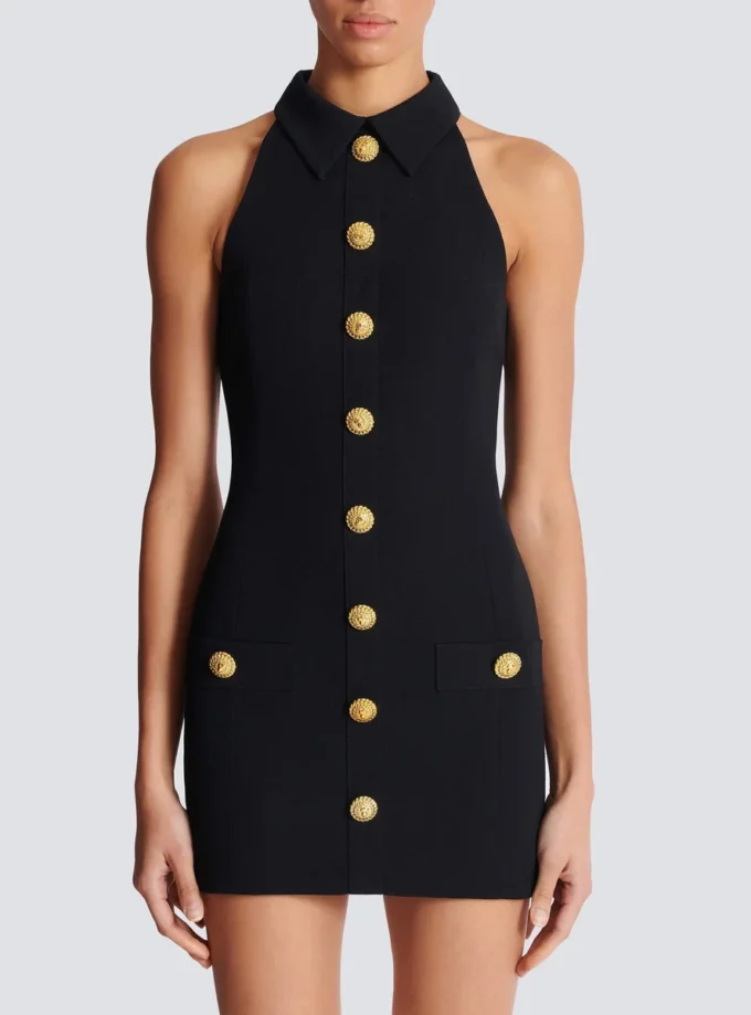 Kurzes Kleid aus Grain de Poudre mit Knöpfen