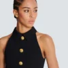 Kurzes Kleid aus Grain de Poudre mit Knöpfen