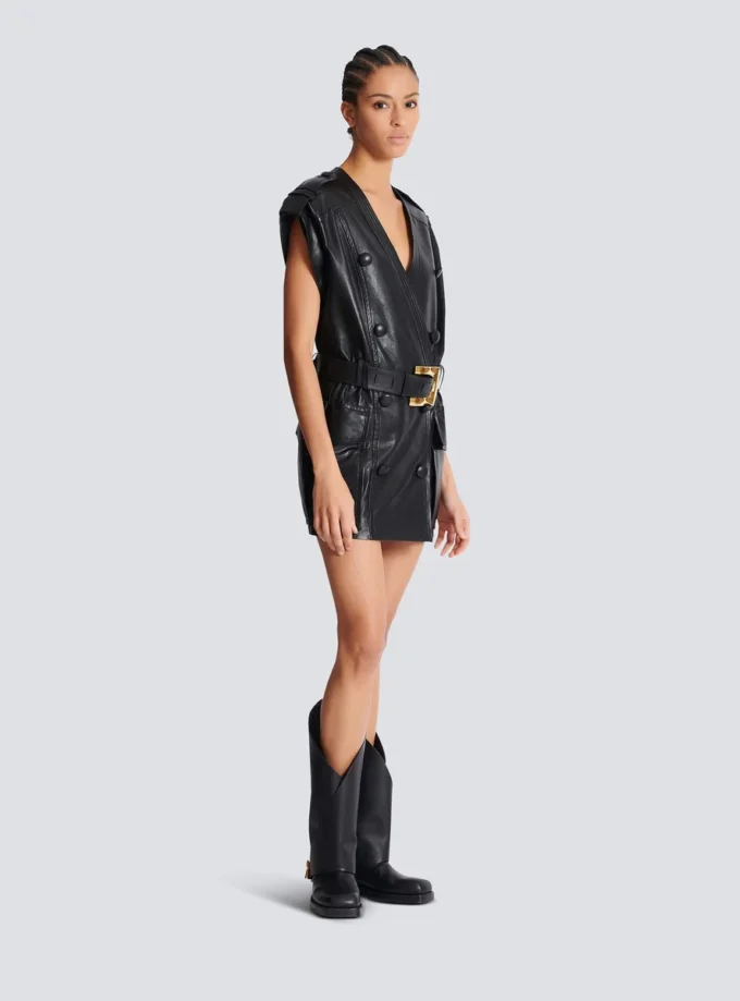 Kurzes Kleid aus Lammleder mit Gürtel Kurzes Kleid aus Lammleder mit Gürtel