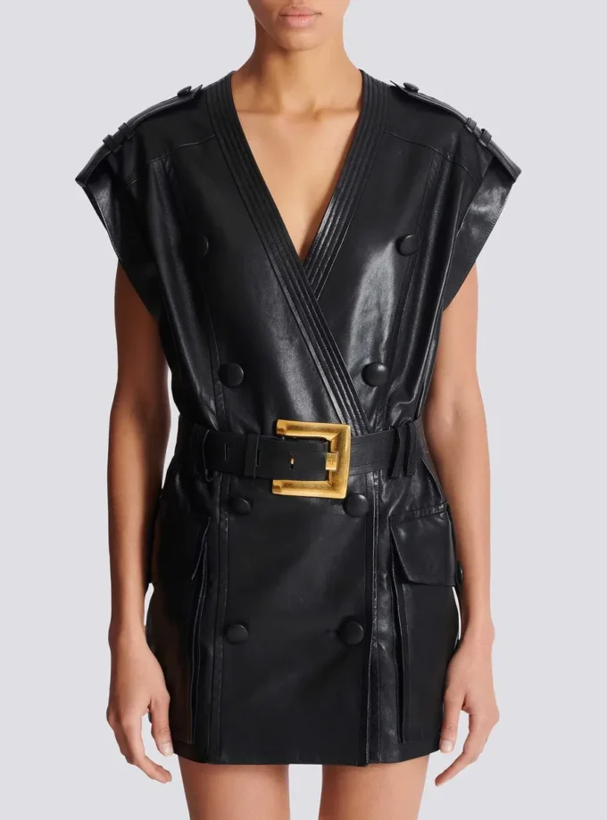 Kurzes Kleid aus Lammleder mit Gürtel Kurzes Kleid aus Lammleder mit Gürtel
