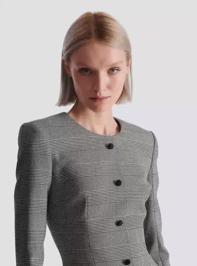 Kurzes Kleid aus Prince-of-Wales-Jacquard Kurzes Kleid aus Prince-of-Wales-Jacquard
