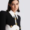 Kurzes Knopfkleid aus Krepp