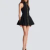 Kurzes Neckholder-Kleid aus Grain-de-Poudre-Wolle Kurzes Neckholder-Kleid aus Grain-de-Poudre-Wolle