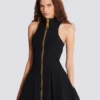 Kurzes Neckholder-Kleid aus Grain-de-Poudre-Wolle Kurzes Neckholder-Kleid aus Grain-de-Poudre-Wolle