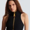 Kurzes Neckholder-Kleid aus Grain-de-Poudre-Wolle Kurzes Neckholder-Kleid aus Grain-de-Poudre-Wolle