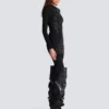 Kurzes Paillettenkleid aus Krokodilstrick Kurzes Paillettenkleid aus Krokodilstrick