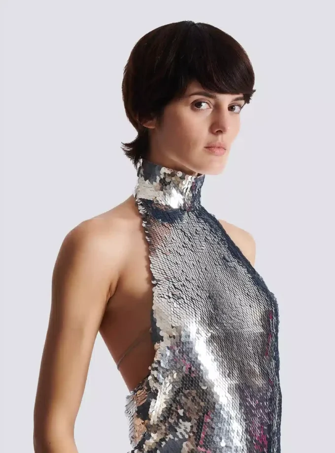 Kurzes Paillettenkleid mit Neckholder Kurzes Paillettenkleid mit Neckholder
