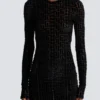 Kurzes Samtkleid mit Monogramm